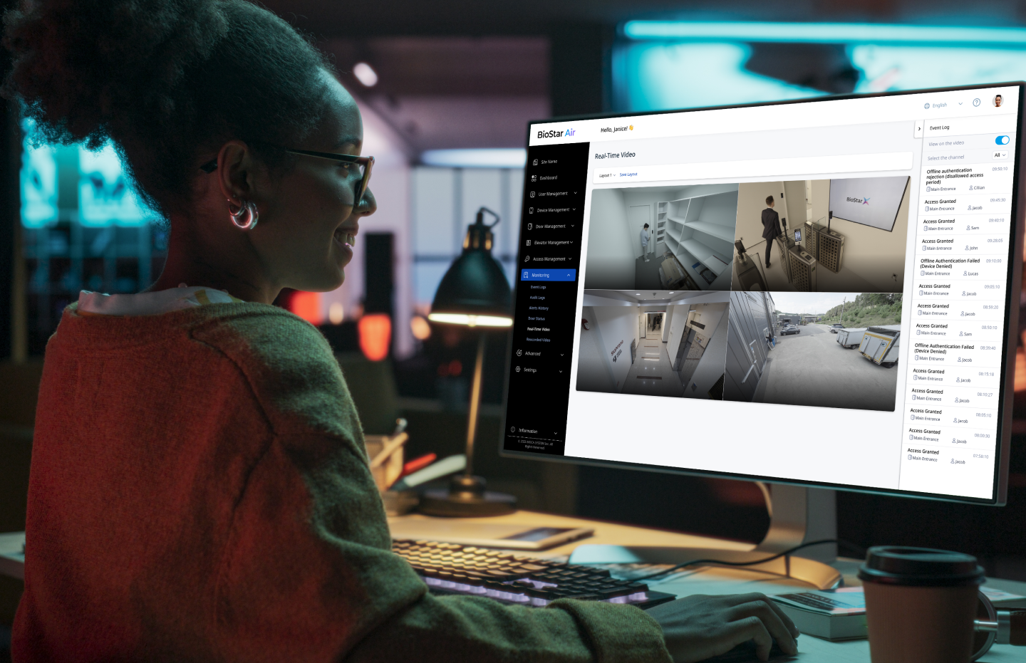 Space Manager überwacht Echtzeit-CCTV-Feeds mit der BioStar Air Cloud-Zutrittskontrollplattform.